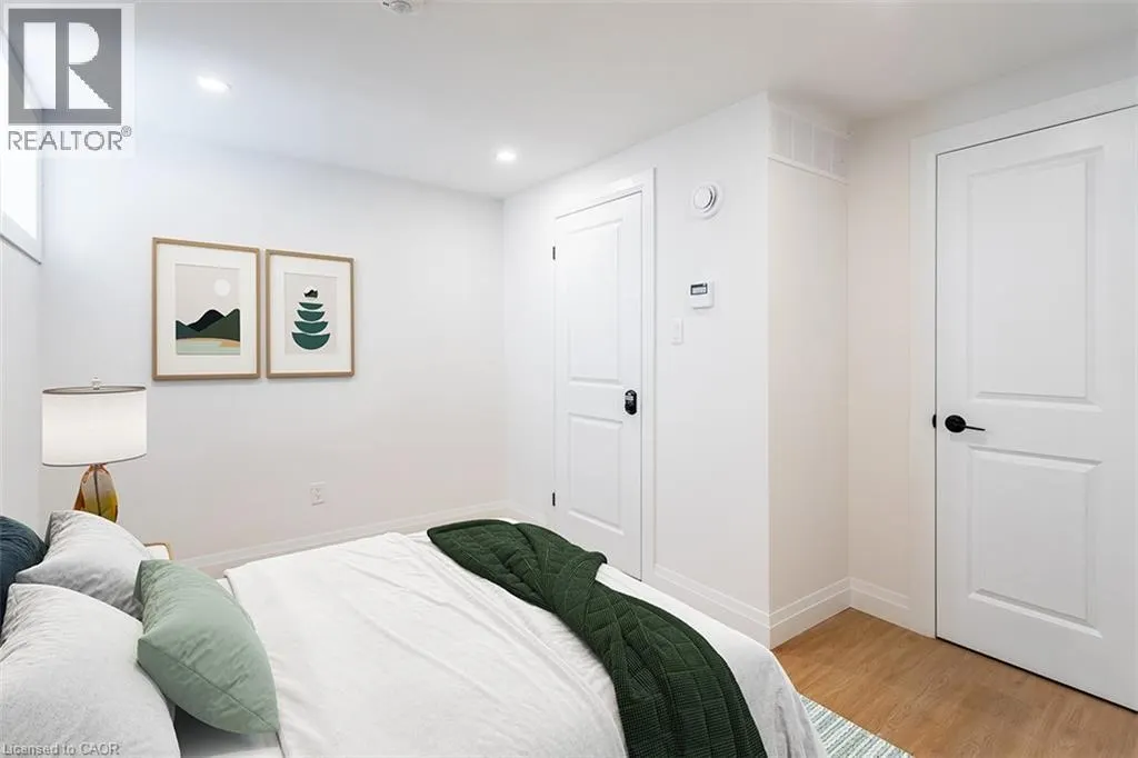 113 CATHARINE Street N Unit# 4, #4