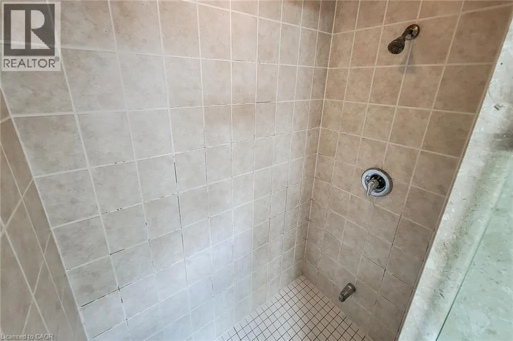 128 MONTREAL Circle