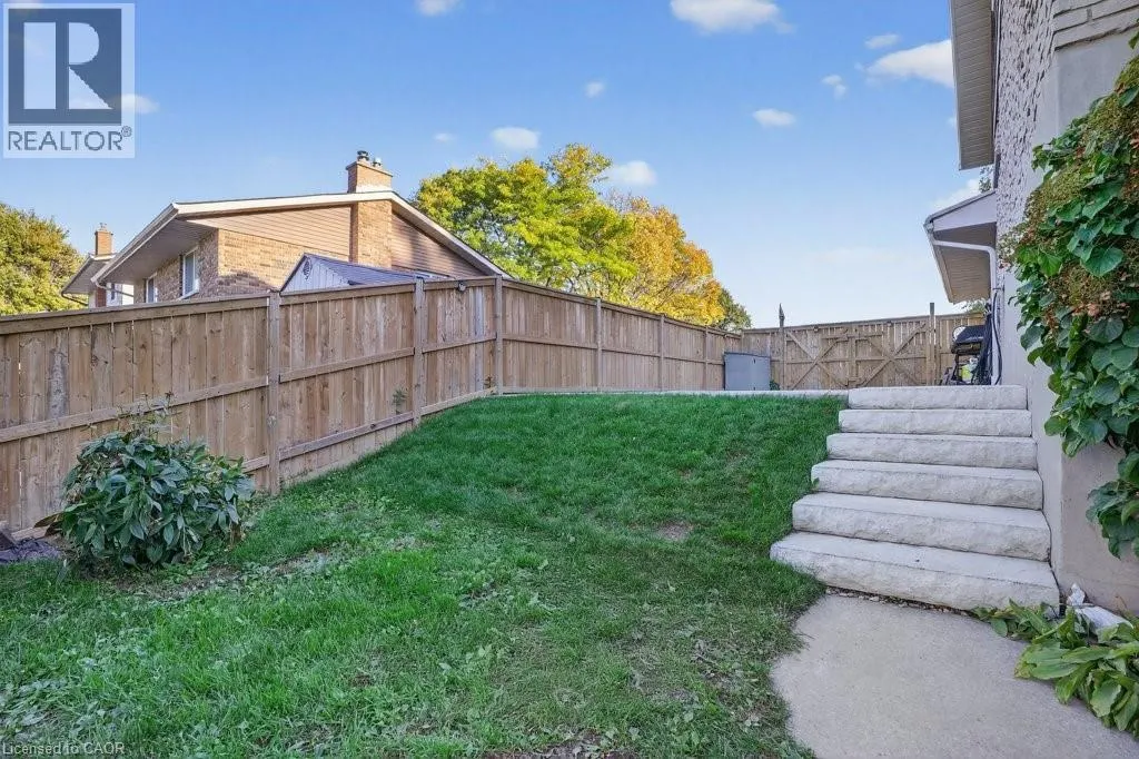 34 DUNSMERE Court