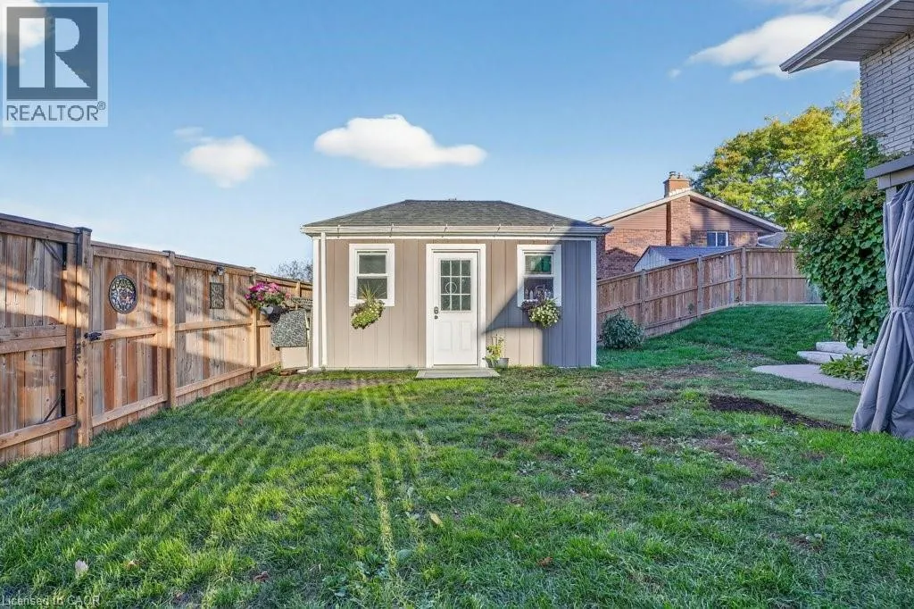 34 DUNSMERE Court
