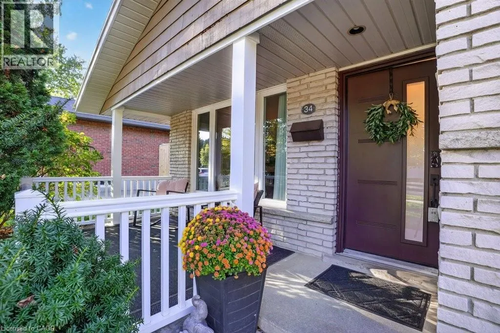 34 DUNSMERE Court
