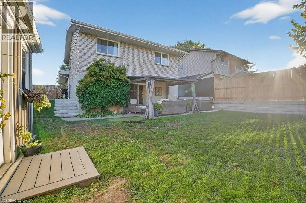34 DUNSMERE Court