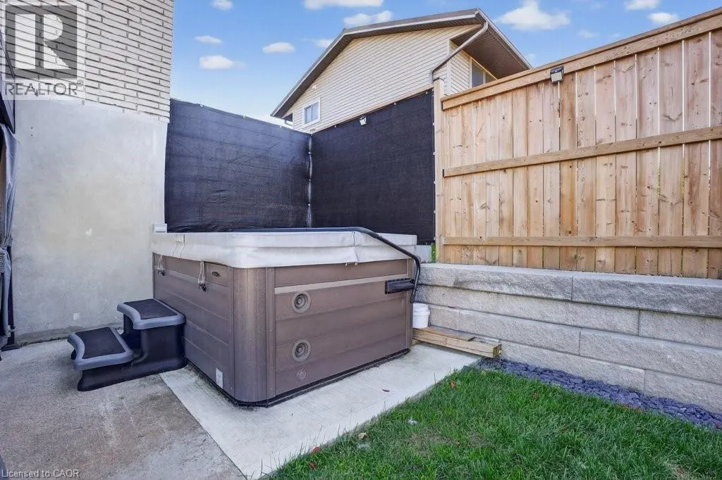 34 DUNSMERE Court