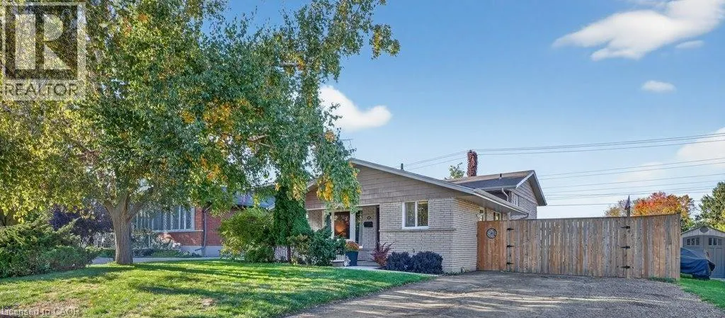 34 DUNSMERE Court
