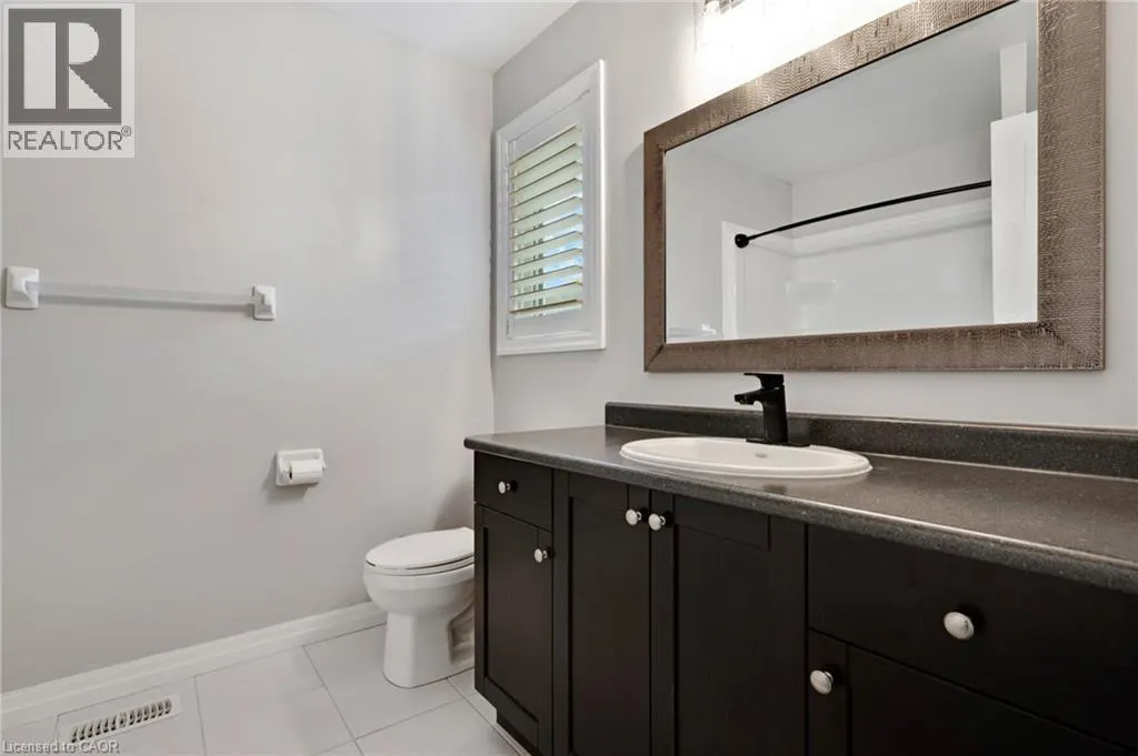 403 MOORLANDS Crescent