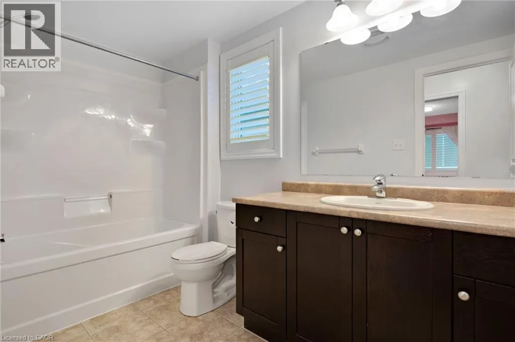 403 MOORLANDS Crescent