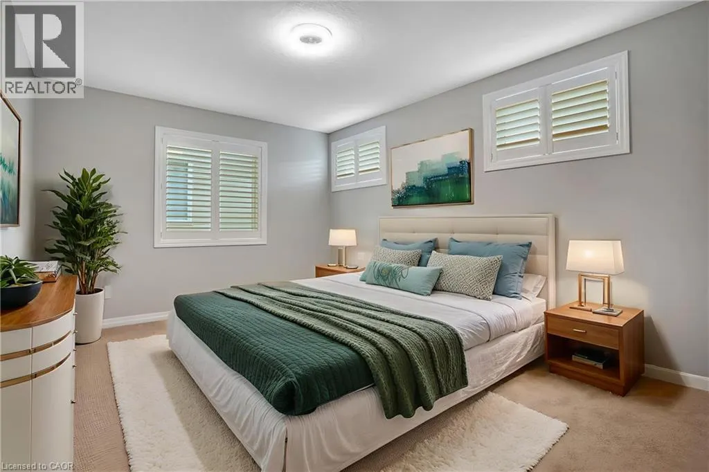 403 MOORLANDS Crescent