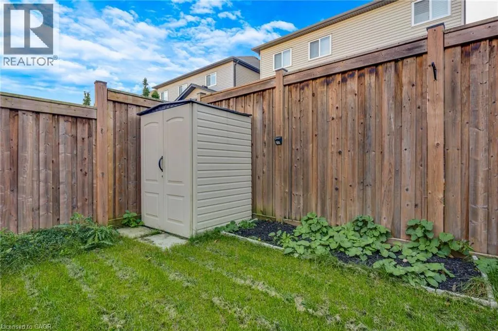 403 MOORLANDS Crescent