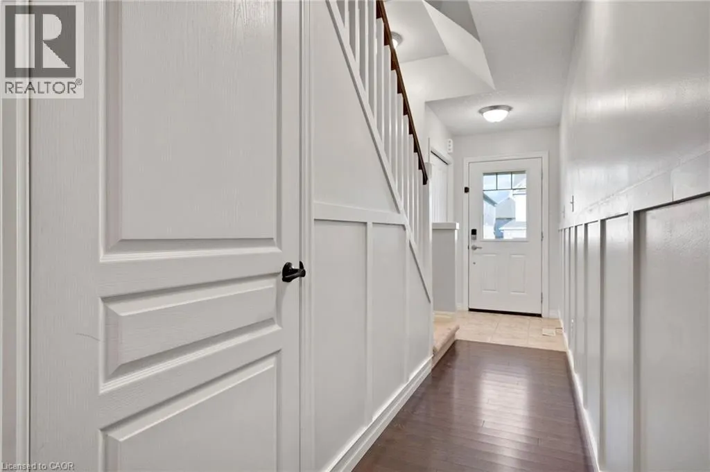 403 MOORLANDS Crescent