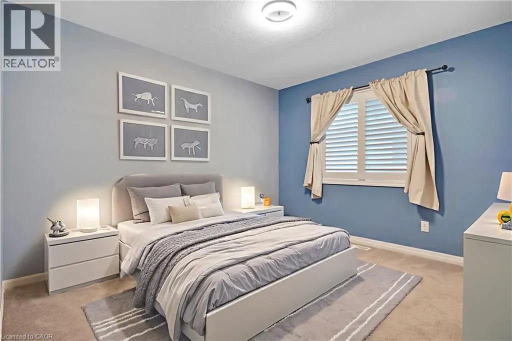 403 MOORLANDS Crescent