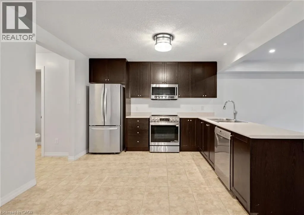 403 MOORLANDS Crescent