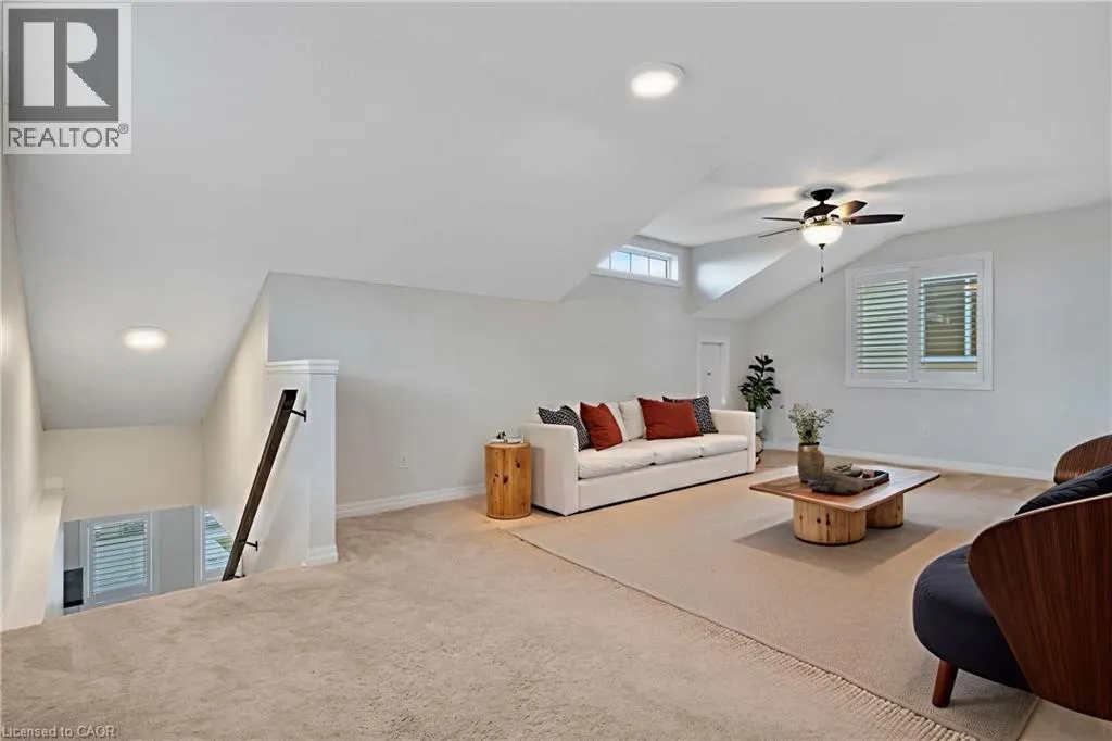 403 MOORLANDS Crescent