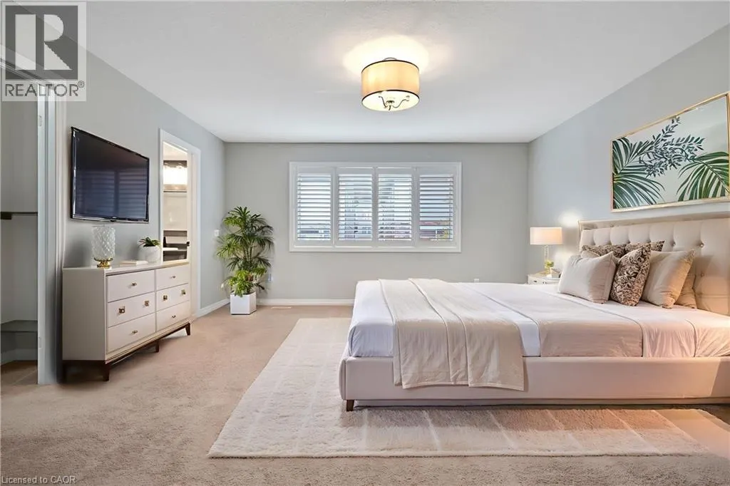403 MOORLANDS Crescent