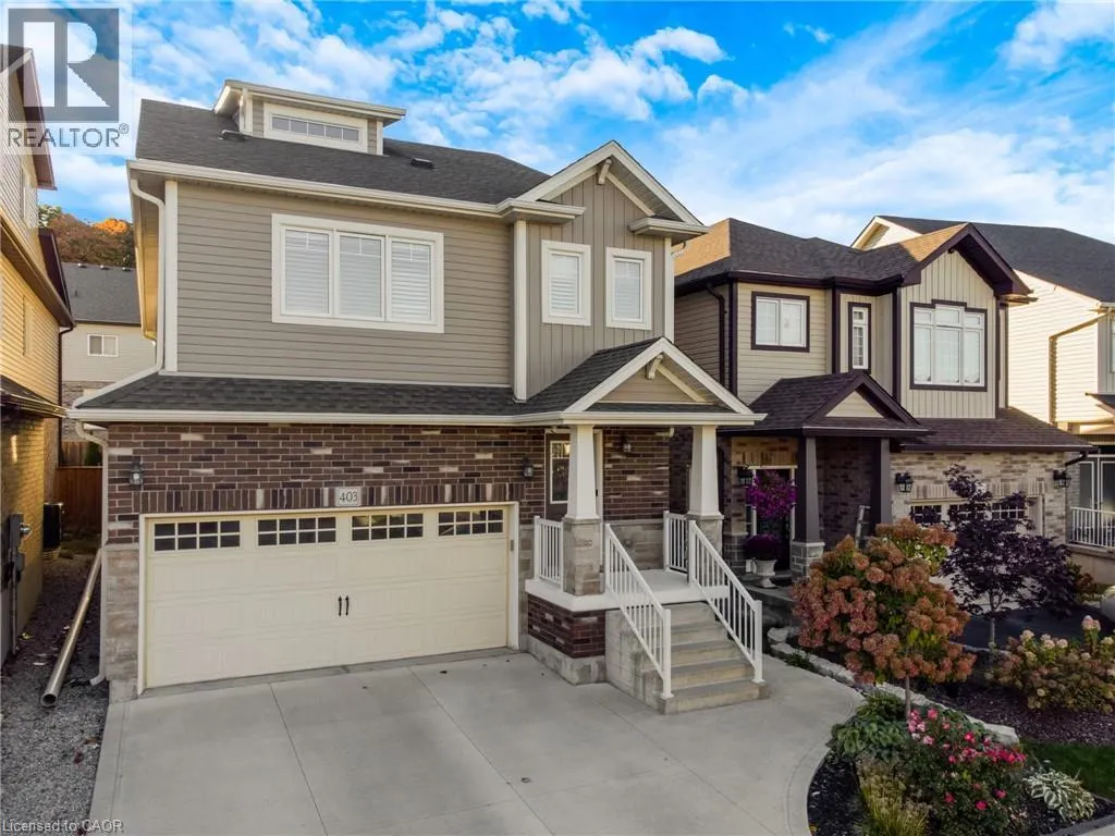 403 MOORLANDS Crescent