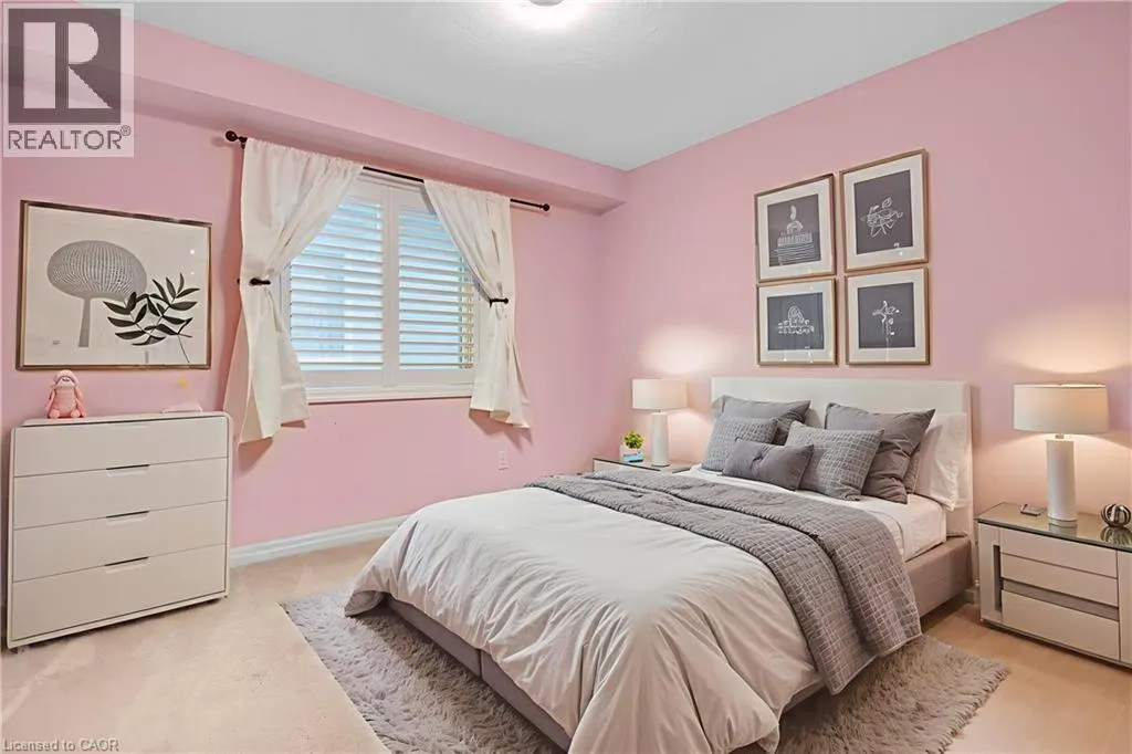 403 MOORLANDS Crescent
