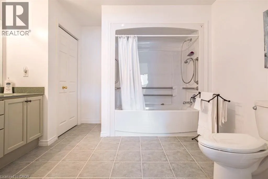 4000 CREEKSIDE Drive Unit# 401, #401