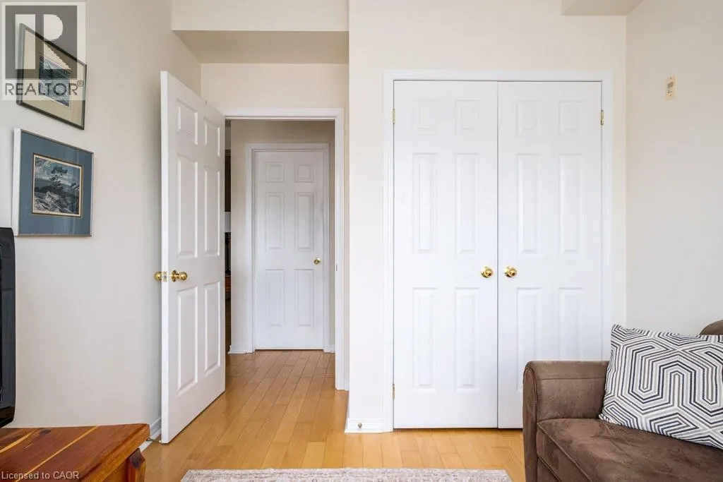 4000 CREEKSIDE Drive Unit# 401, #401
