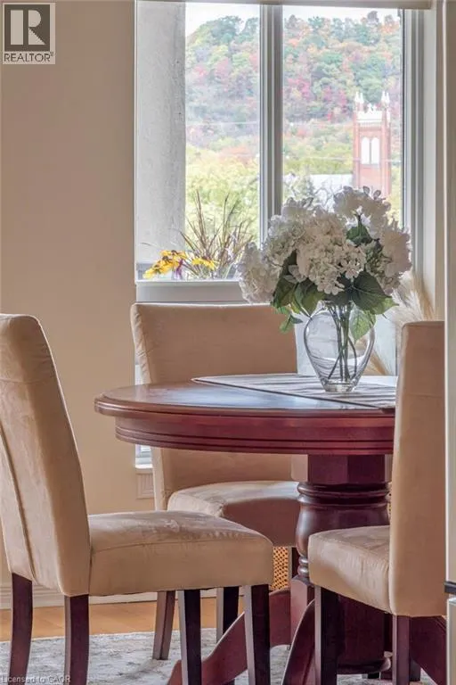 4000 CREEKSIDE Drive Unit# 401, #401