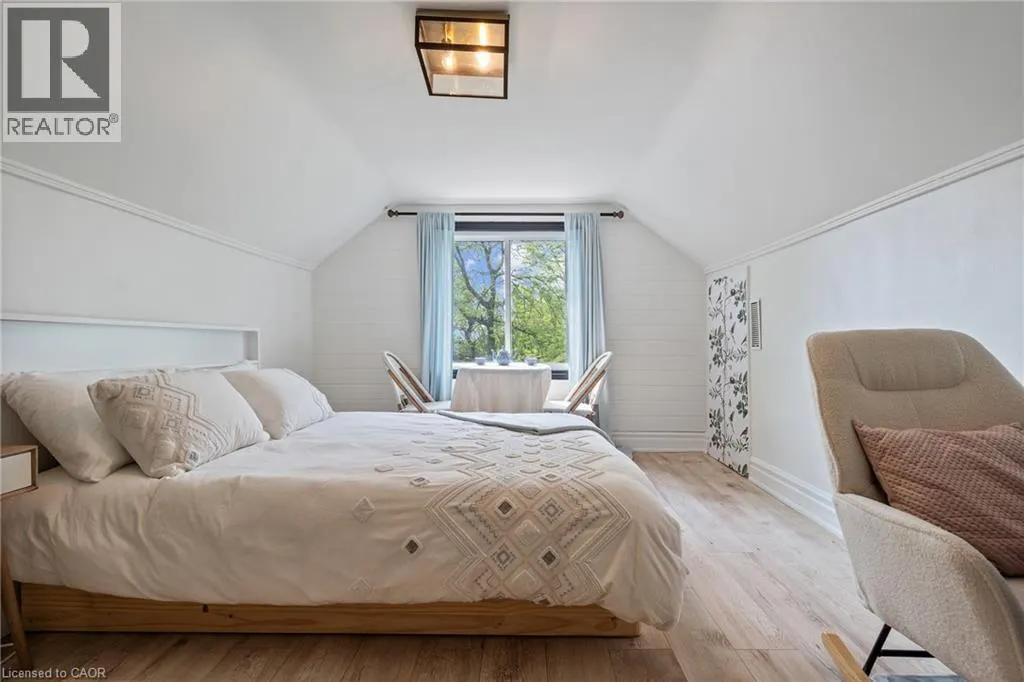 376 OLD GUELPH Road