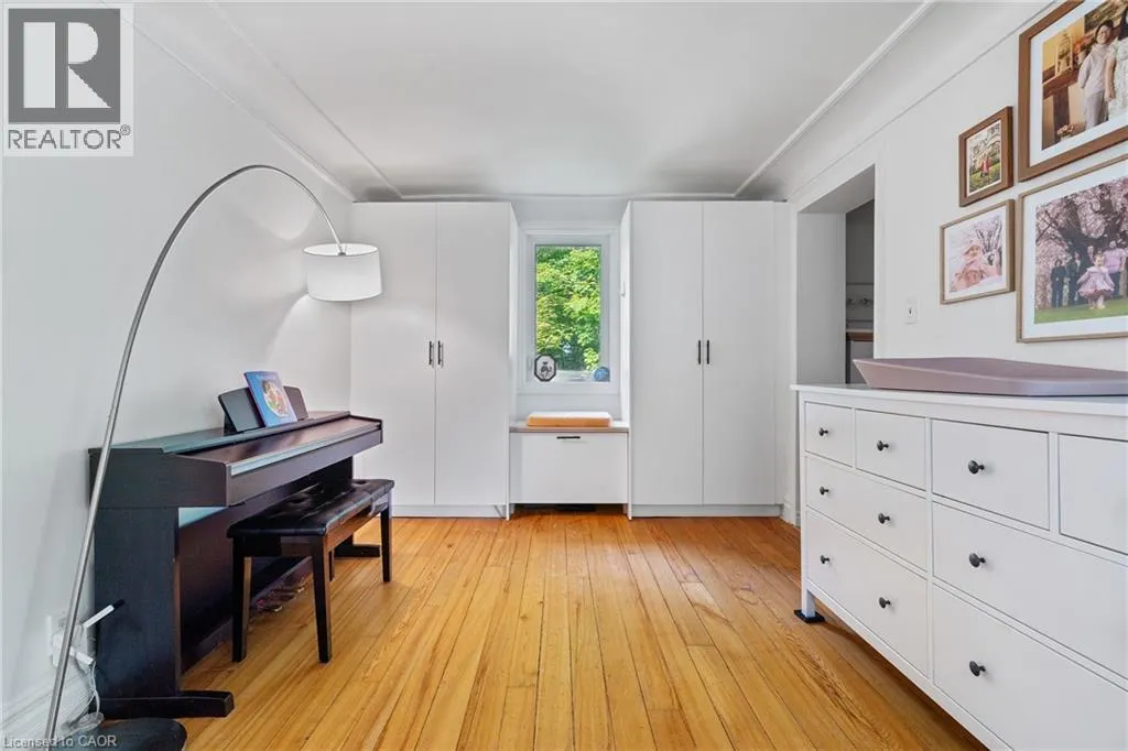 376 OLD GUELPH Road