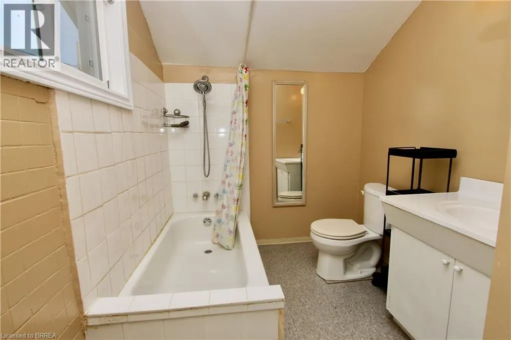 179 MARKET Street Unit# Upper, #Upper
