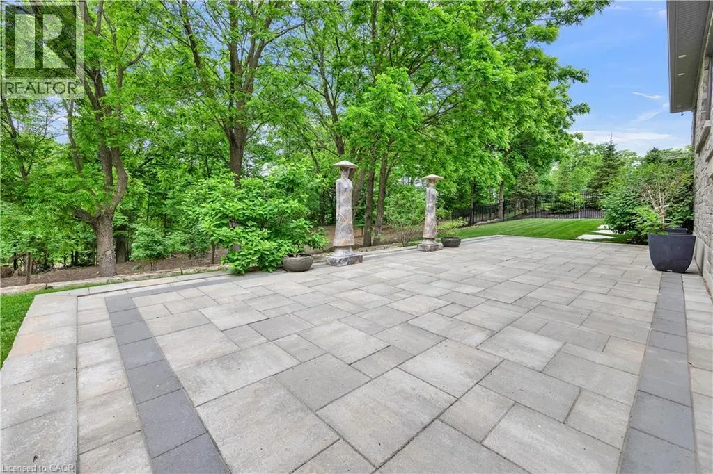 44 PIONEER RIDGE Drive