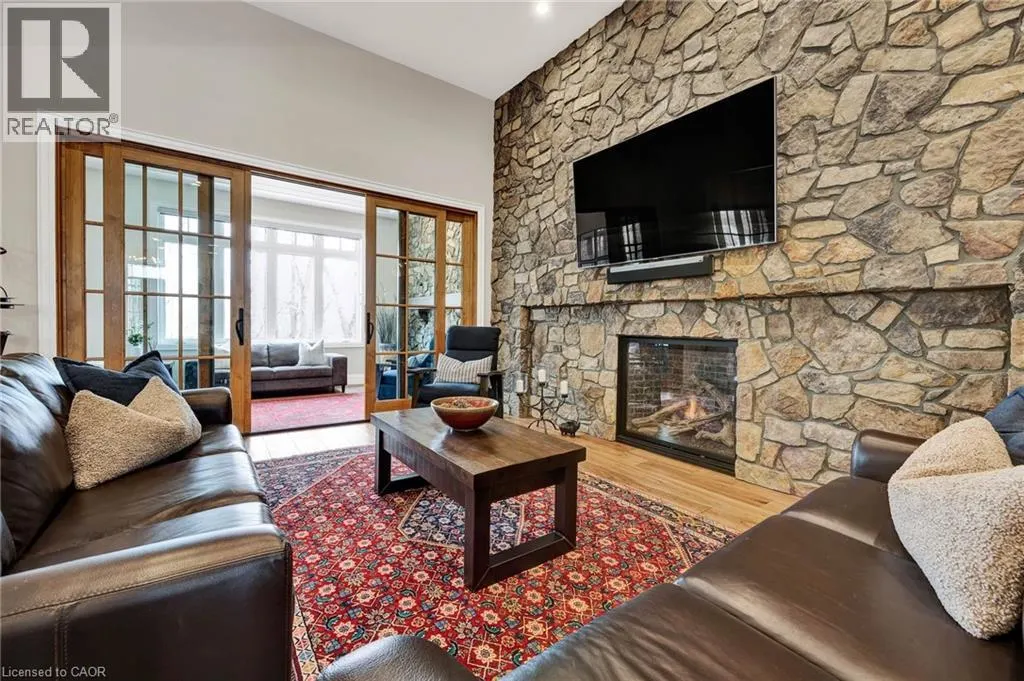 44 PIONEER RIDGE Drive