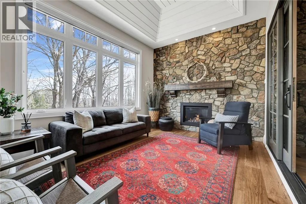 44 PIONEER RIDGE Drive