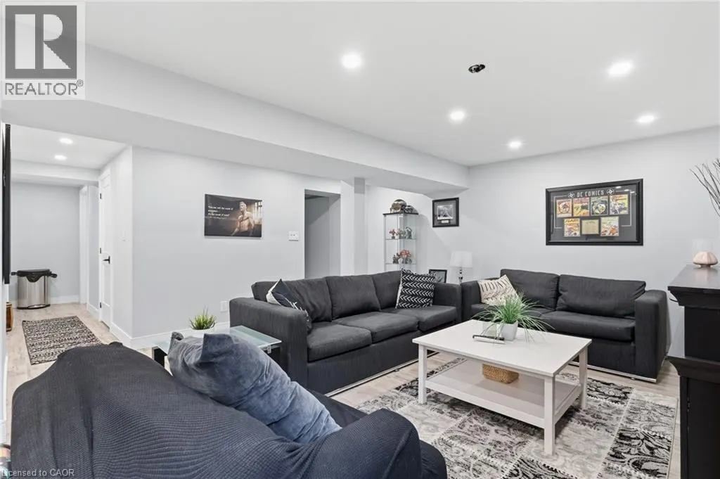 487 WHITE Drive