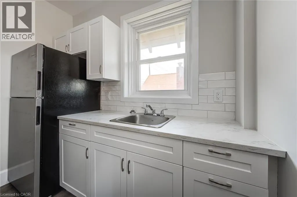 200 PARK Avenue Unit# Upper, #Upper