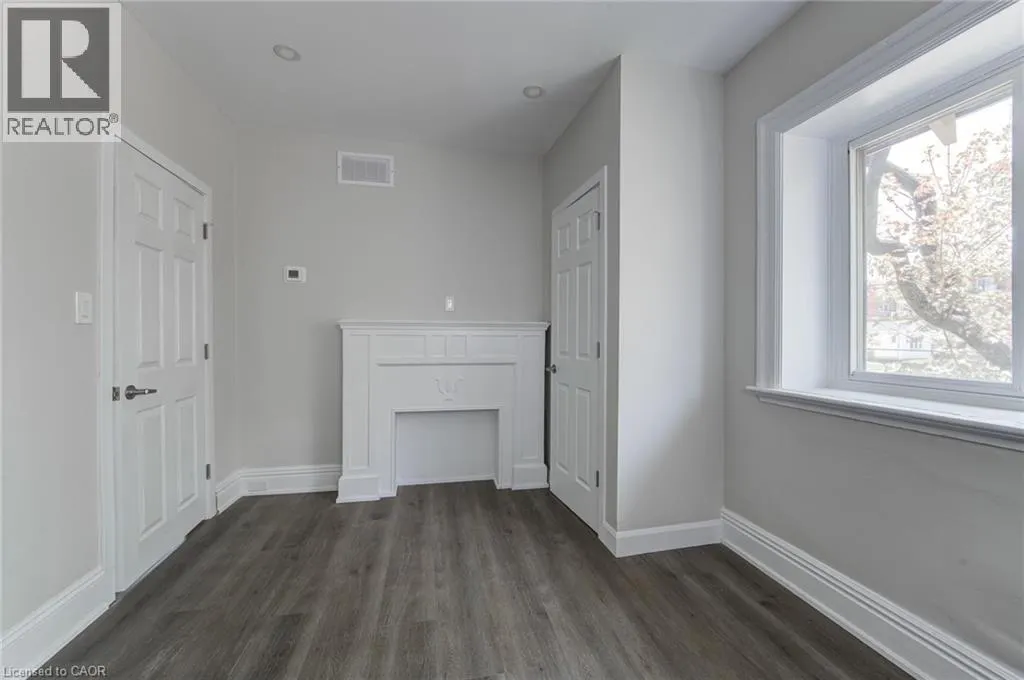 200 PARK Avenue Unit# Upper, #Upper