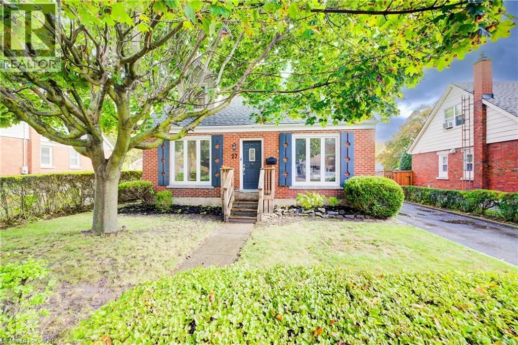 27 DUDHOPE Avenue