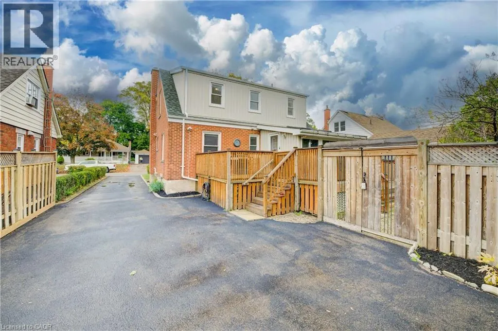 27 DUDHOPE Avenue