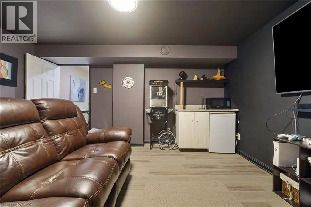 3214 TANIA Crescent