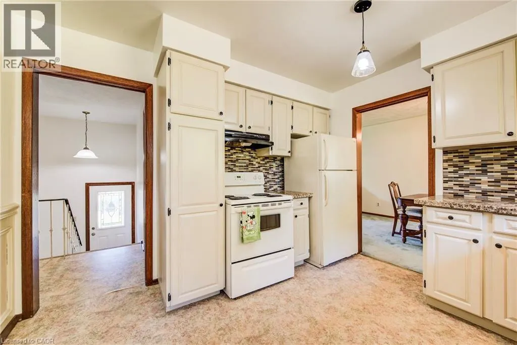 39 KENWOOD Court