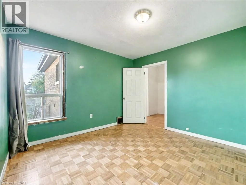 23 OAK Avenue