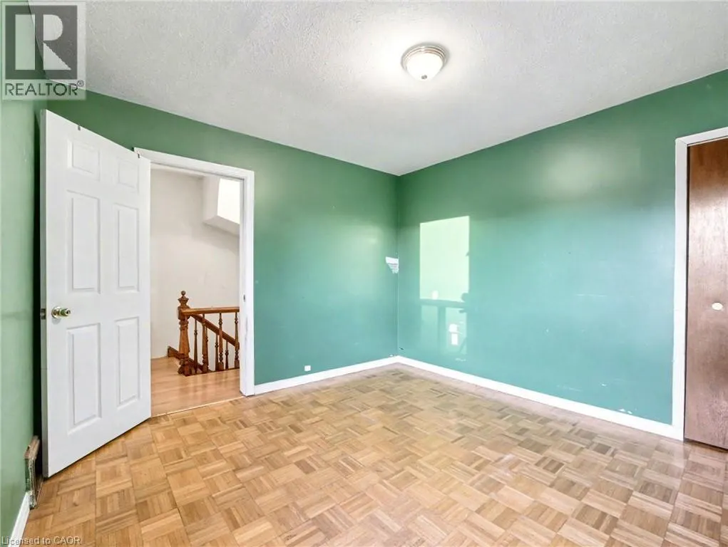 23 OAK Avenue