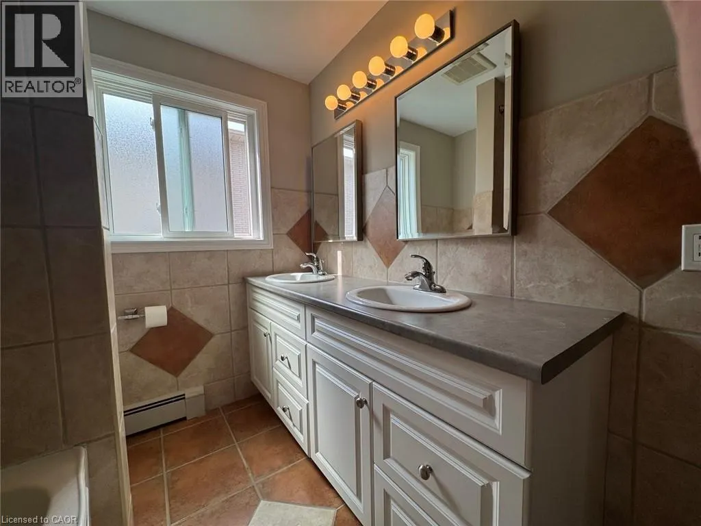 86 CARNABY Crescent Unit# 2, #2