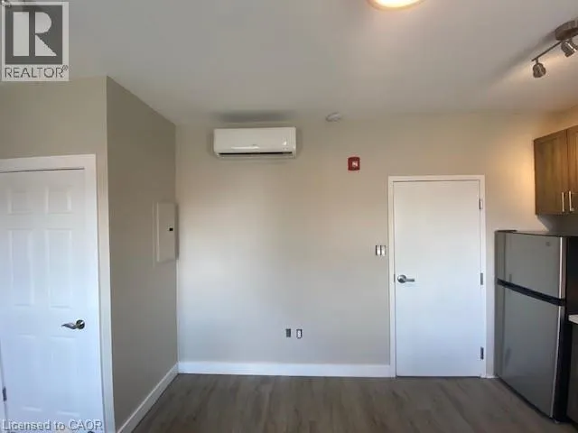 161 WELLINGTON Street N Unit# 204, #204