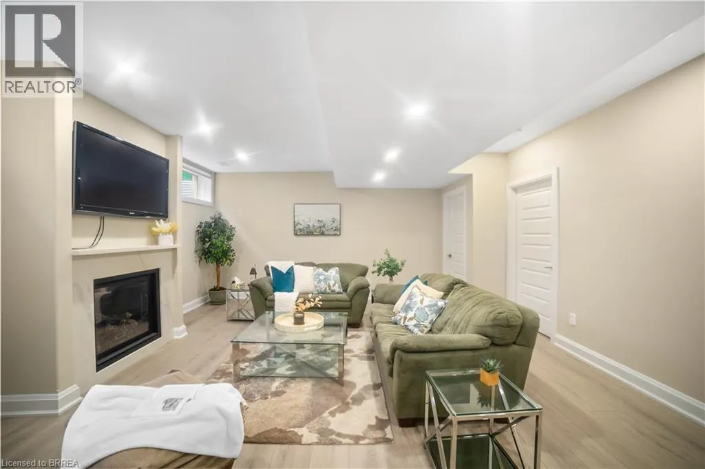 6 BECKETT Drive Unit# 6, #6