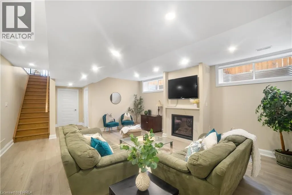 6 BECKETT Drive Unit# 6, #6