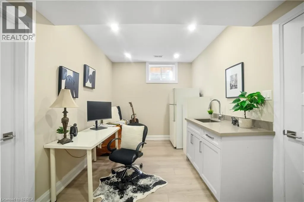 6 BECKETT Drive Unit# 6, #6
