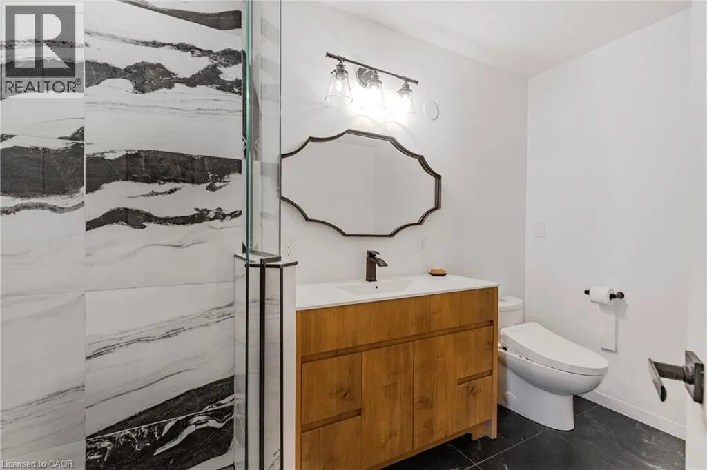 2015 CLEAVER Avenue Unit# 5, #5