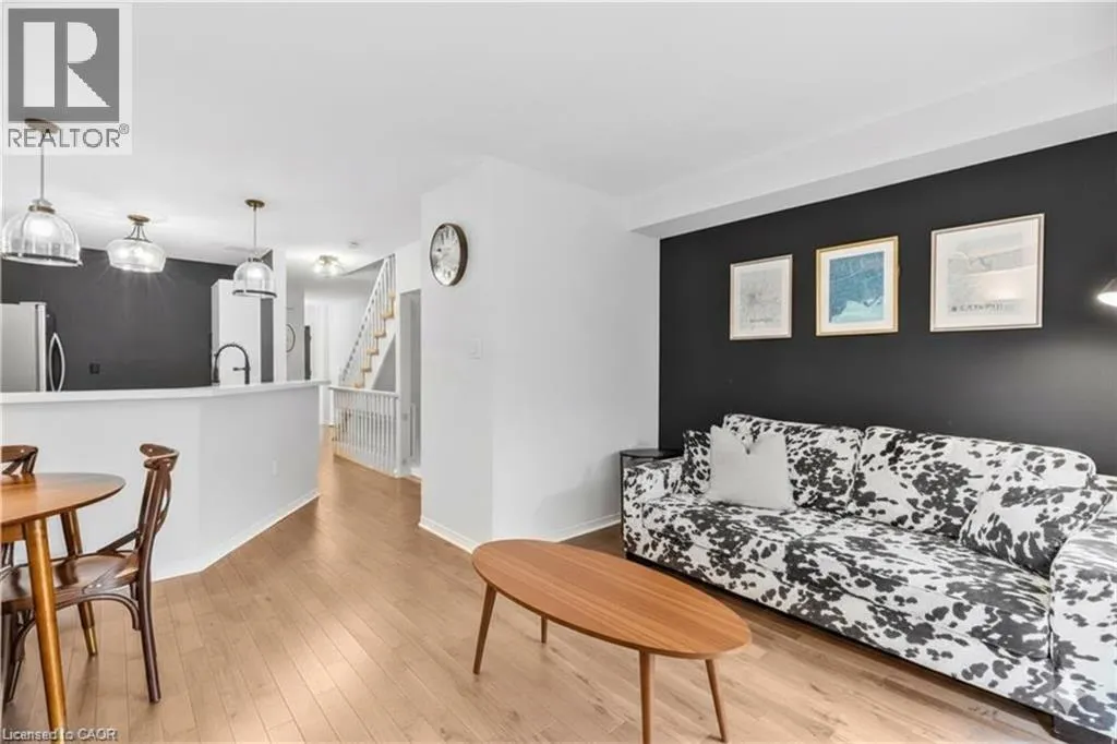 2015 CLEAVER Avenue Unit# 5, #5