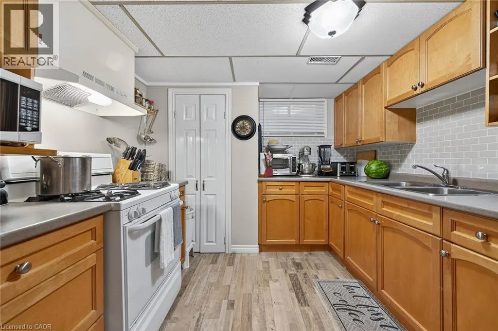 477 LYNDEN Road