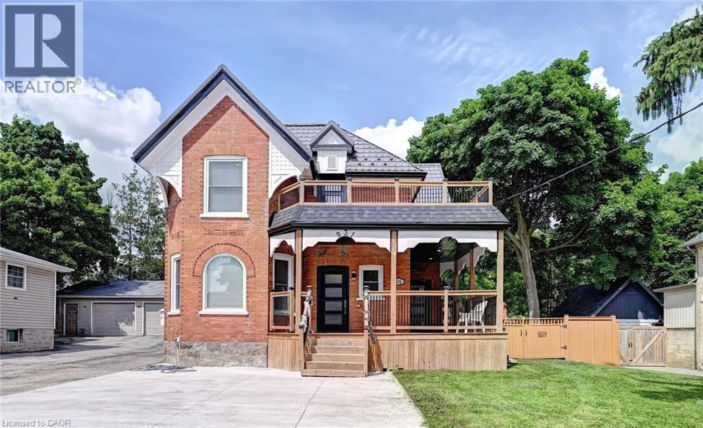 831 HAMILTON Street