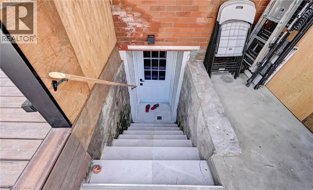831 HAMILTON Street