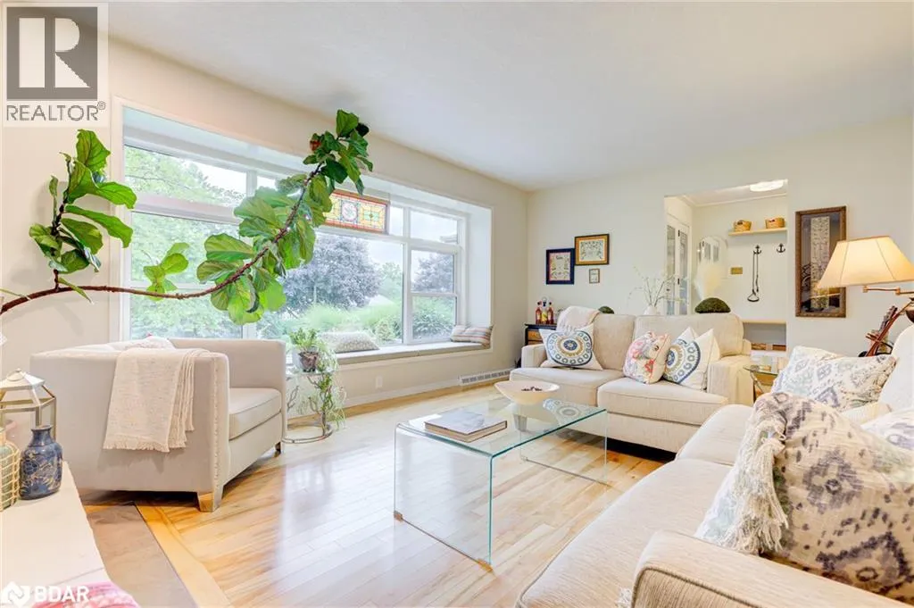 83 INWOOD Crescent