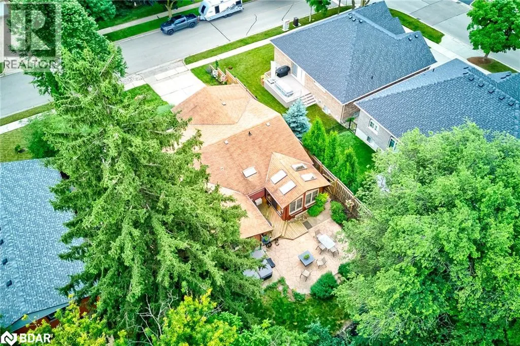 83 INWOOD Crescent