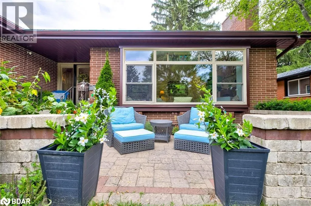 83 INWOOD Crescent